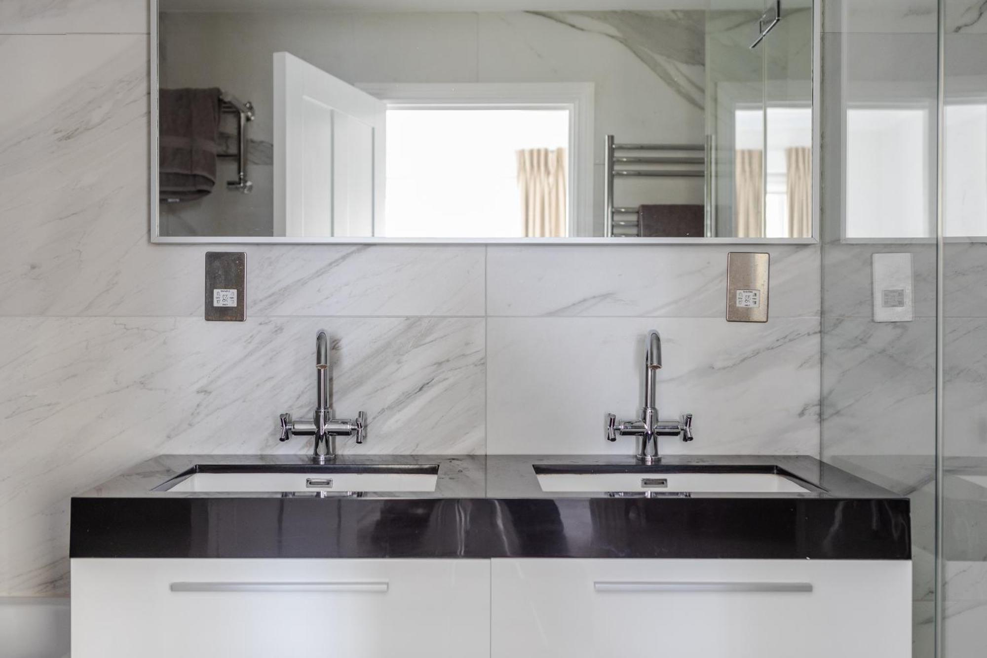 Number 53 - Stunning Maisonette With Parking In Kensington & Chelsea Лондон Экстерьер фото